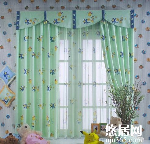 室內(nèi)窗簾的選購(gòu)有哪些注意事項(xiàng)